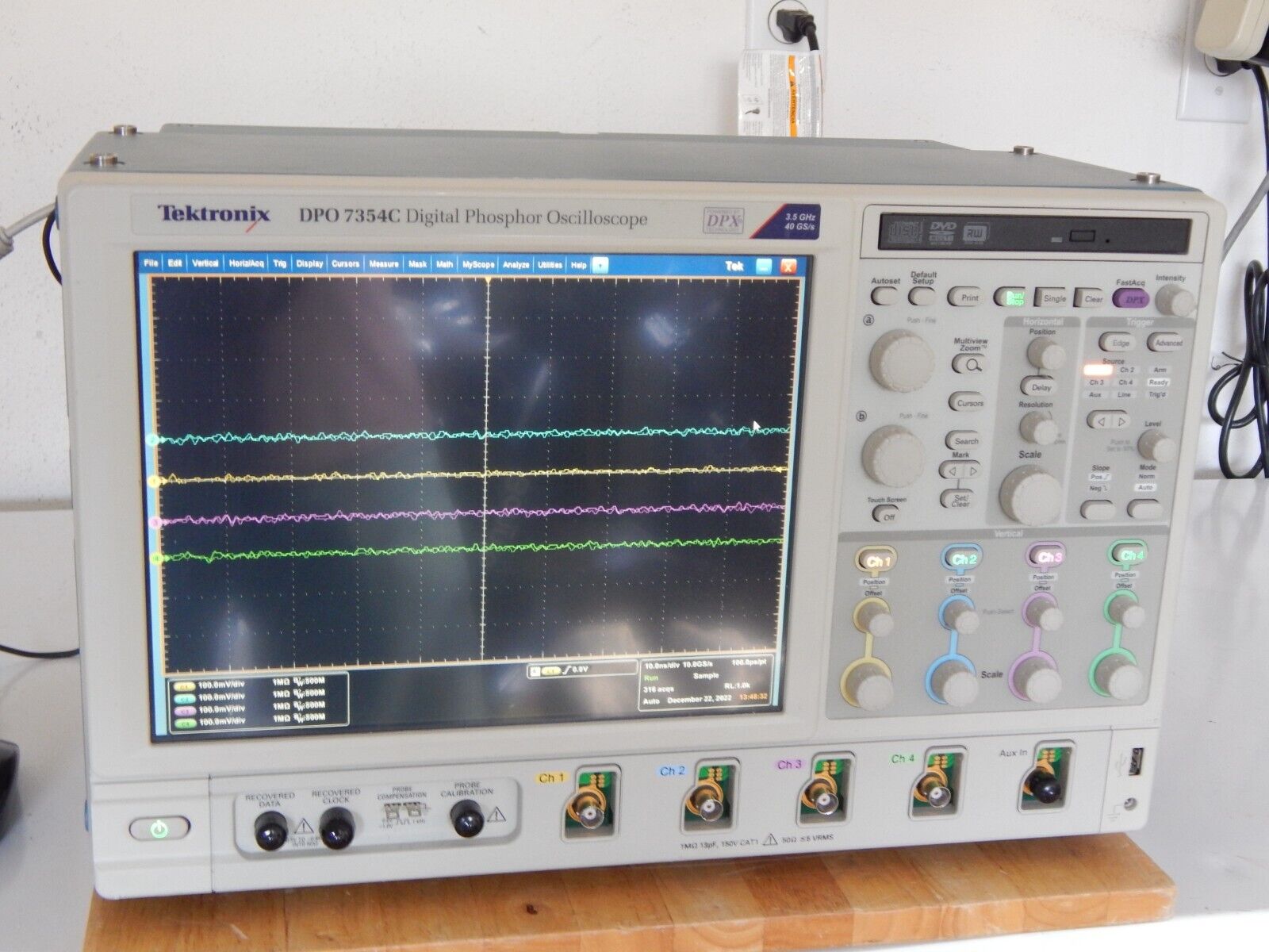 Tektronix DPO7354C 4 Channel 3.5GHz Phosphor Oscilloscope Tektronix DPO7354C 4 Channel 3.5GHz Phosphor Oscilloscope